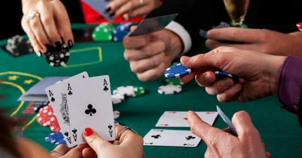 Xì Dách Có Nên Mua Bảo Hiểm Không? Phân Tích Lợi – Hại Từ Góc Nhìn Toán Học 4 Phân Tích Thực Tế Qua Tình Huống Cụ Thể