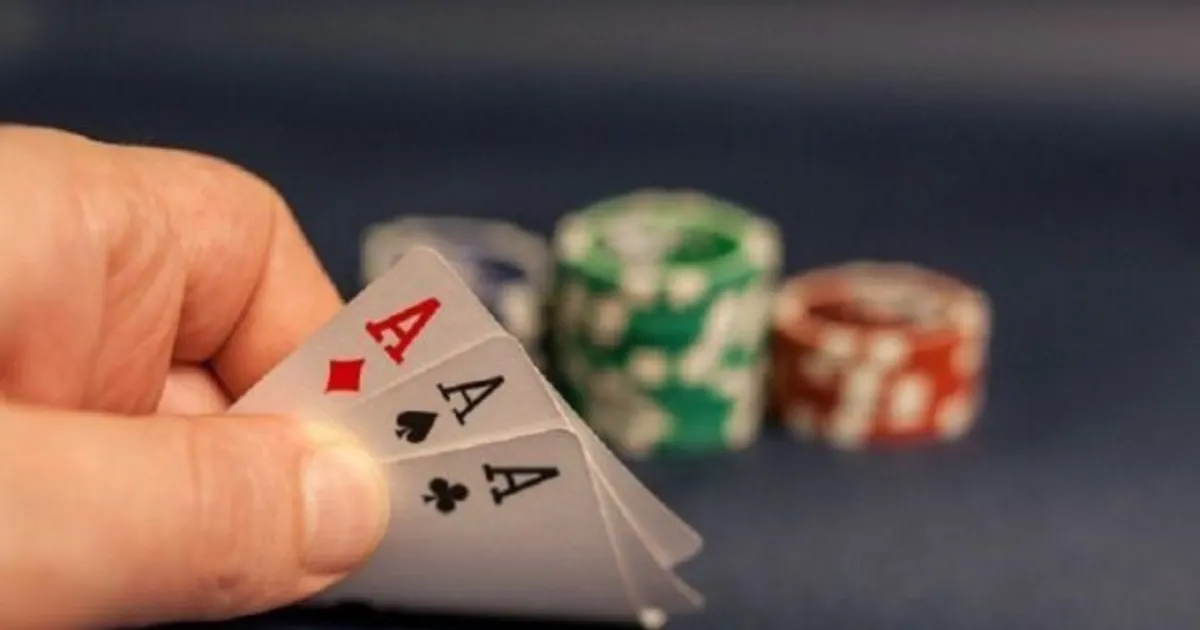 Game Bài Liêng Online Nên Tố Hay Úp – Quyết Định Chuẩn Dựa Trên Tâm Lý Và Tình Huống 2 Phân tích theo vị trí ngồi trong bàn Liêng