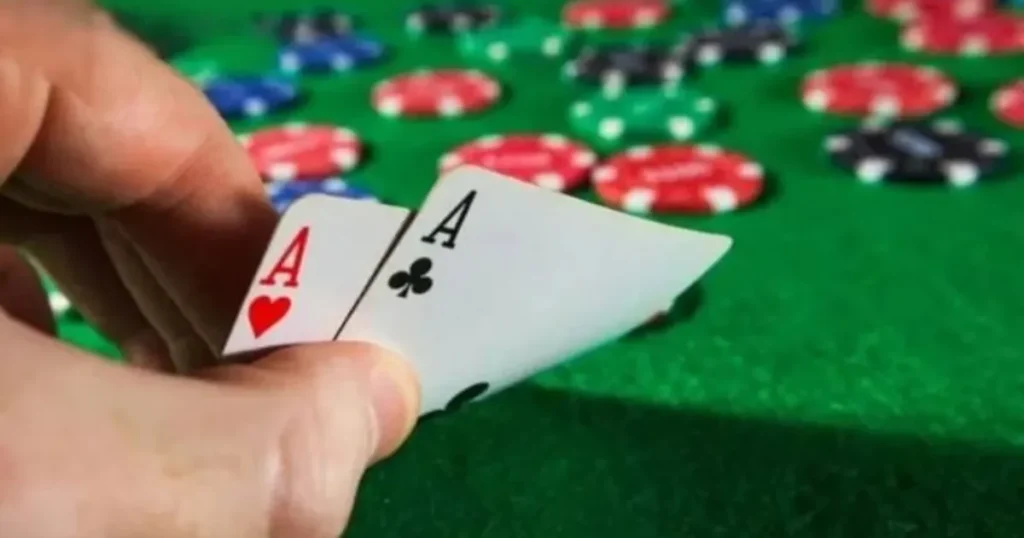 Xì Dách Có Nên Mua Bảo Hiểm Không? Phân Tích Lợi – Hại Từ Góc Nhìn Toán Học 1 Xì Dách Có Nên Mua Bảo Hiểm Không